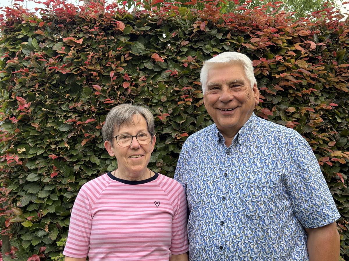 Your hosts Günther and Elisabeth Nehnes in the garden of the Gartenblick holiday apartment